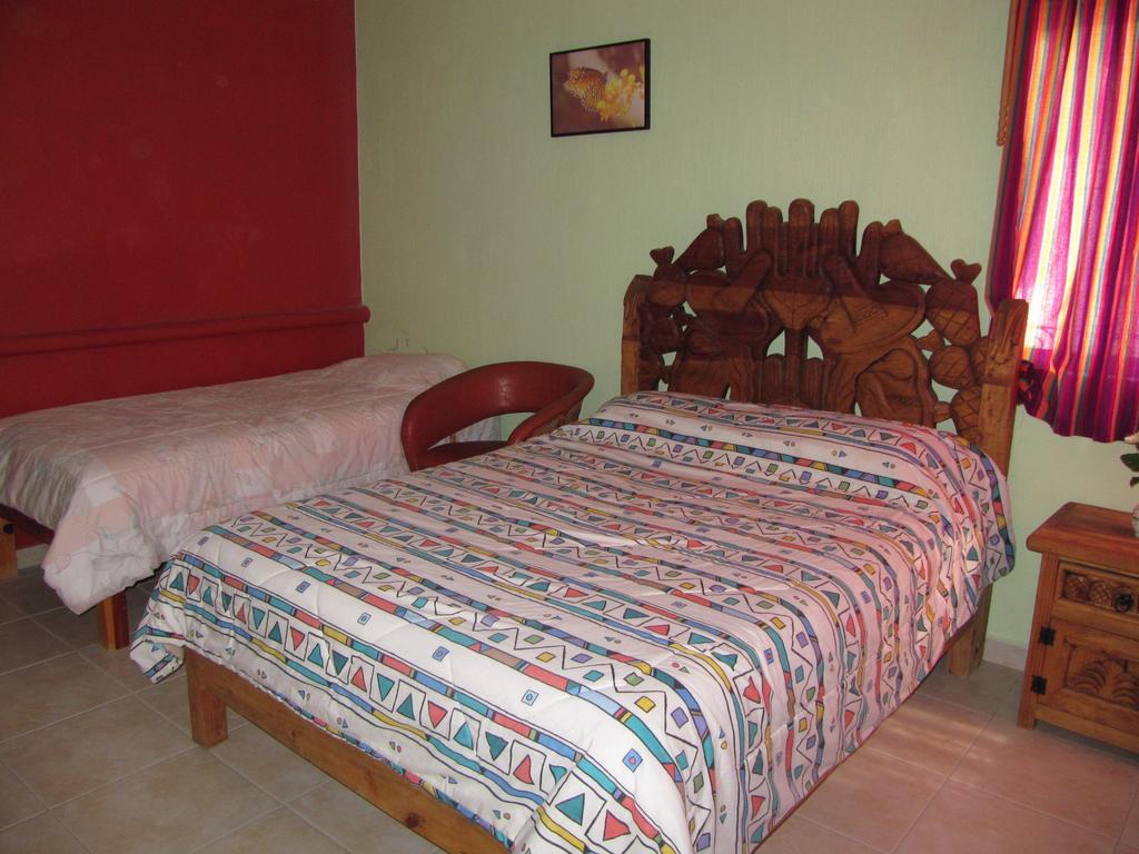 La Puerta Violeta Guesthouse & Spa San Juan Cosalá Стая снимка