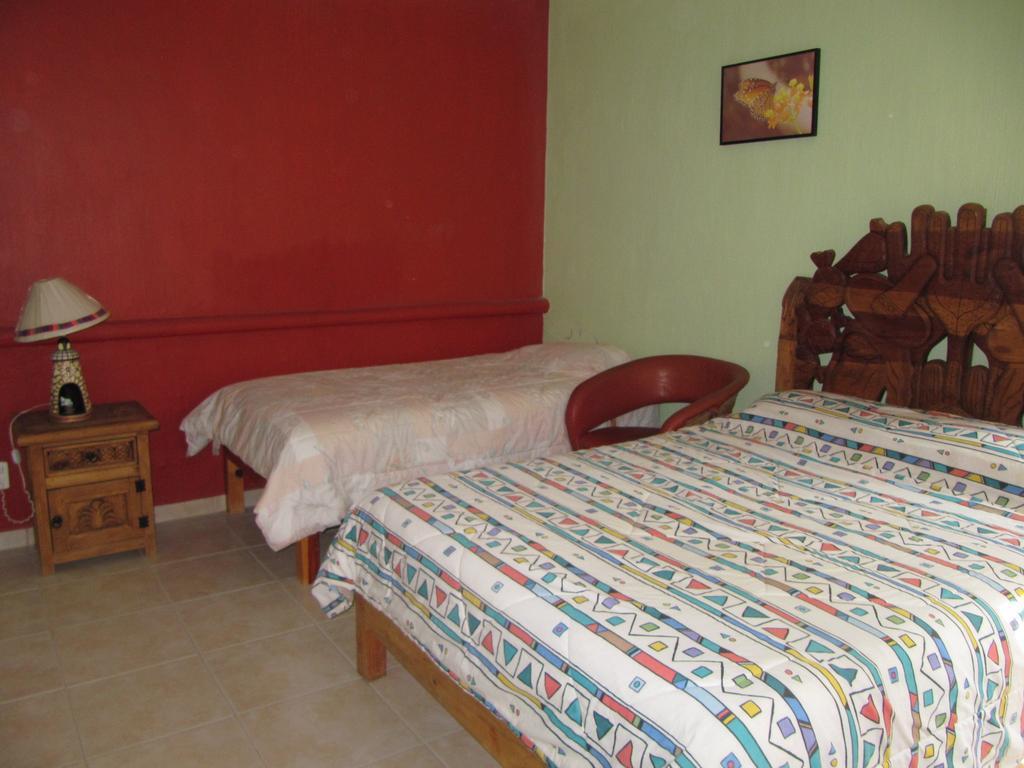 La Puerta Violeta Guesthouse & Spa San Juan Cosalá Стая снимка