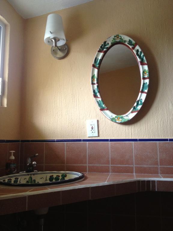 La Puerta Violeta Guesthouse & Spa San Juan Cosalá Стая снимка